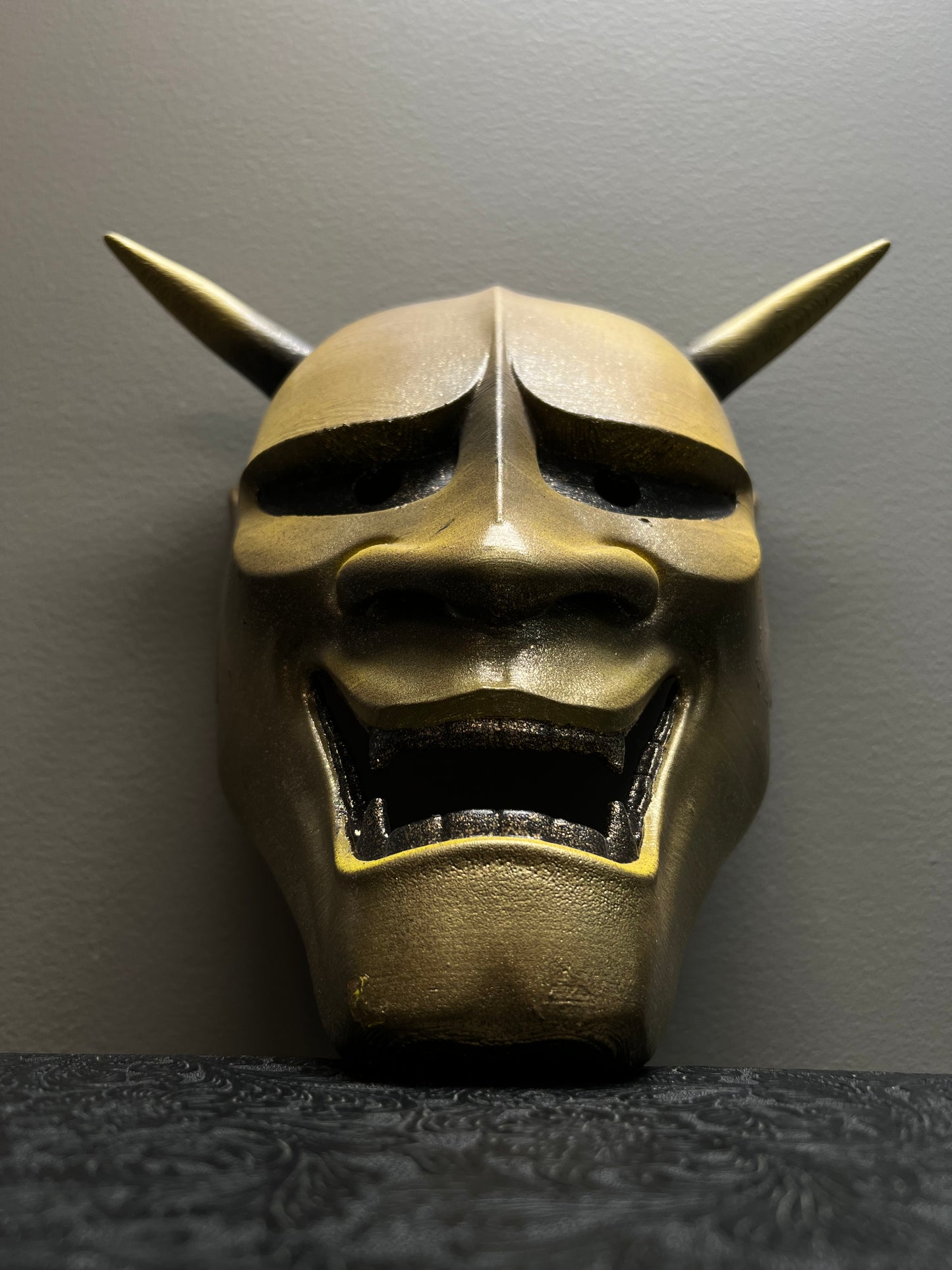ONI Mask - Ancient Gold