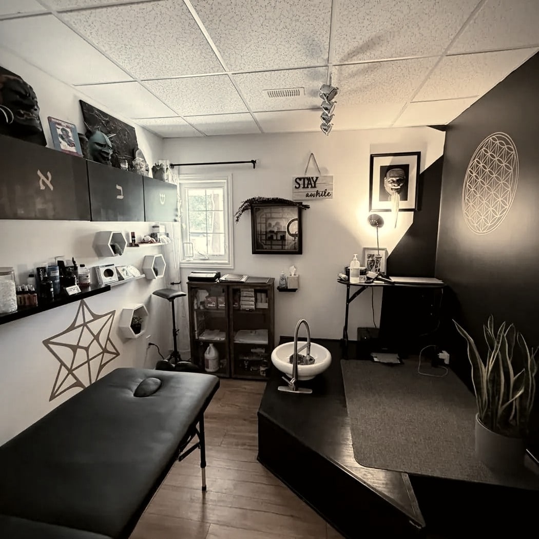 A corner of the tattoo room.